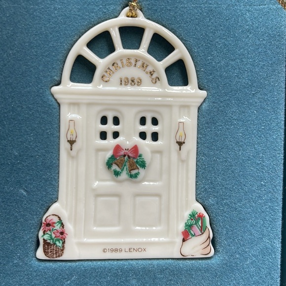 Lenox Holiday Door Vintage 1989 Porcelain Tree Ornament with Box - Picture 4 of 4